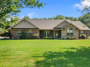 9 Plantation Dr, Sikeston, MO 63801