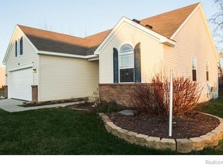 714 Haystack Dr, Linden, MI 48451