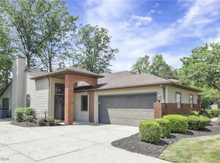 5216 Parkhurst Dr, Sheffield Village, OH 44054