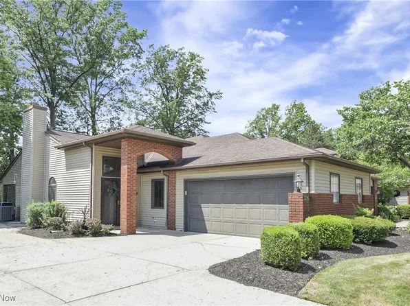 5216 Parkhurst Dr, Sheffield Village, OH 44054