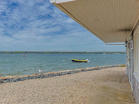 5th image of 41 Seconsett Island Rd