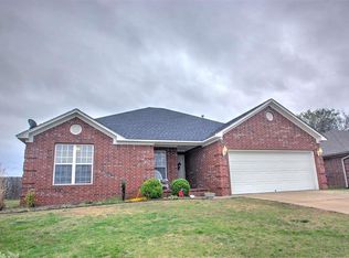 1690 Jasmine Ln, Conway, AR 72034