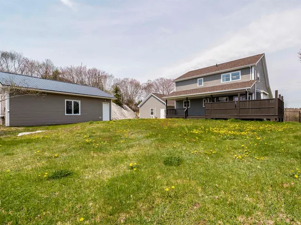 24 Kelly Dr, Halifax, NS B3V 1E8