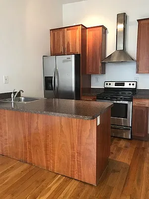 Rented by Kew Forest Realty Inc | media 8