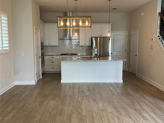 4th image of 74 Candlebrush Ln
