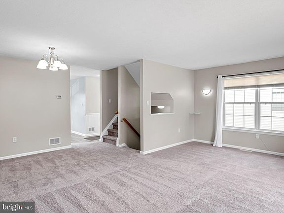 4th image of 110 McMullen Cir