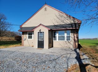864 Fivepointville Rd, Stevens, PA 17578