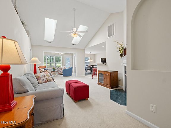 5th image of 153 N Belvedere Drive
