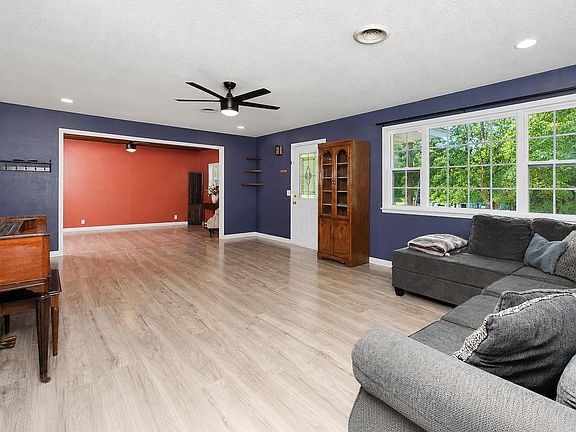 4th image of 145 Biroja St