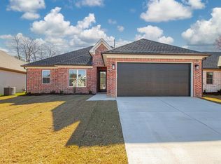 3875 Spencer Crossing Dr, Benton, AR 72019