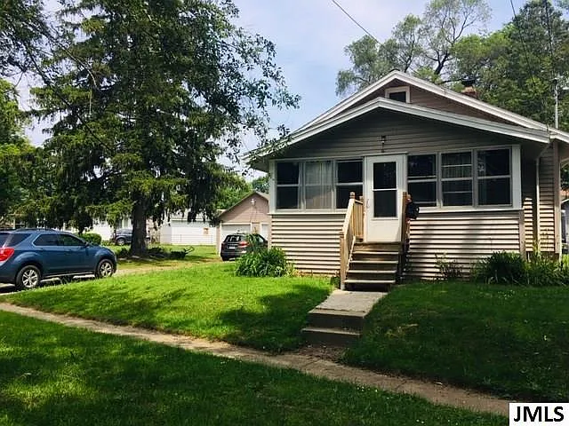 2815 Overhill Rd photo 1