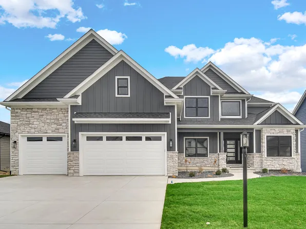 9467 Tall Grass Trail St, Saint John, IN 46373