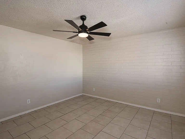 1185 E Avila Ave — Photo 2