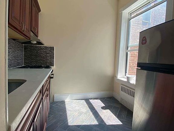 4th image of 388 Saint Johns Pl #4AA