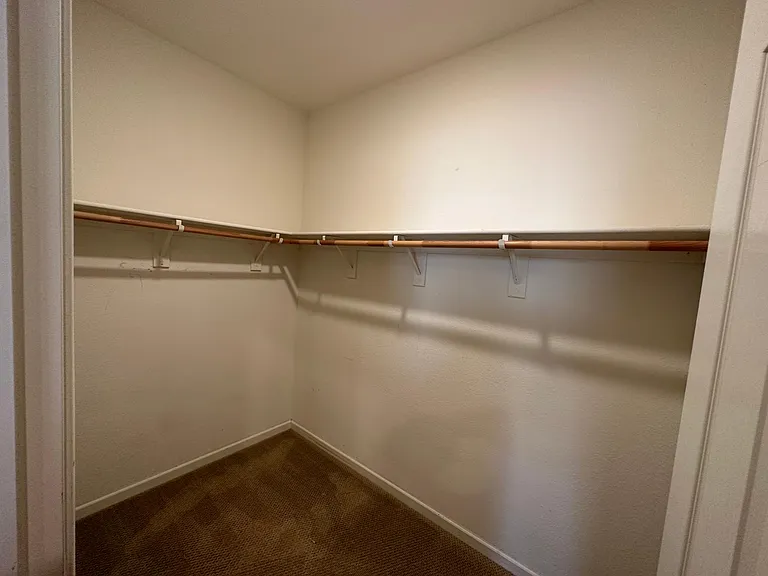 672 Barcelona Loop — Photo 15