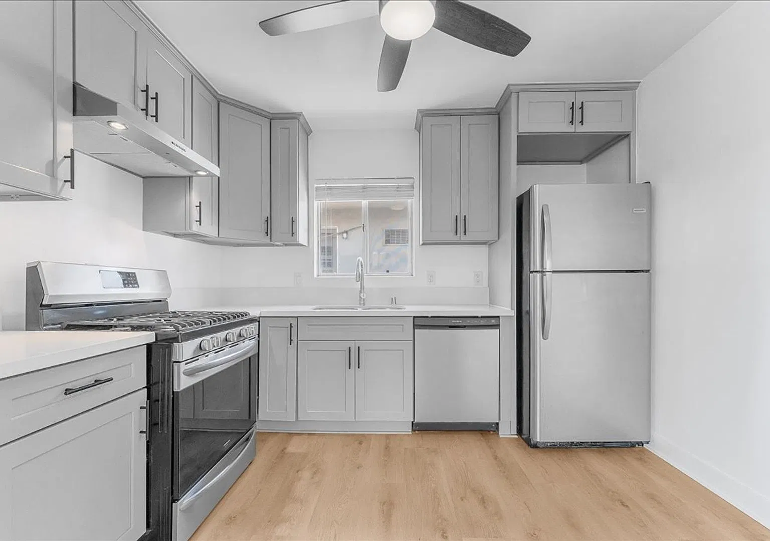 Beautiful Second Floor Two Bedroom Apartment! — Photo 3