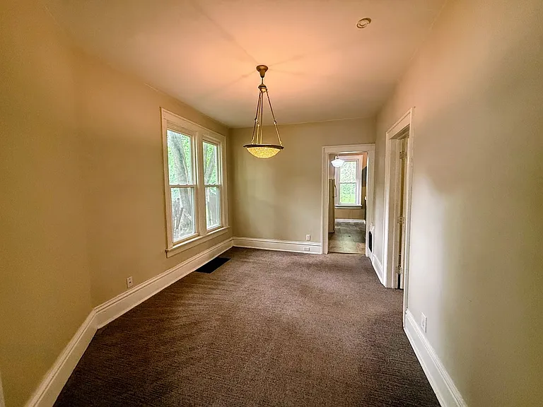 98 Westwood Ave — Photo 4