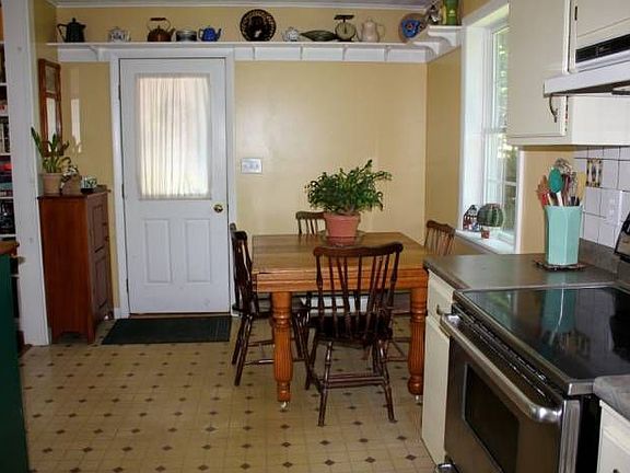 Eat in Kitchen