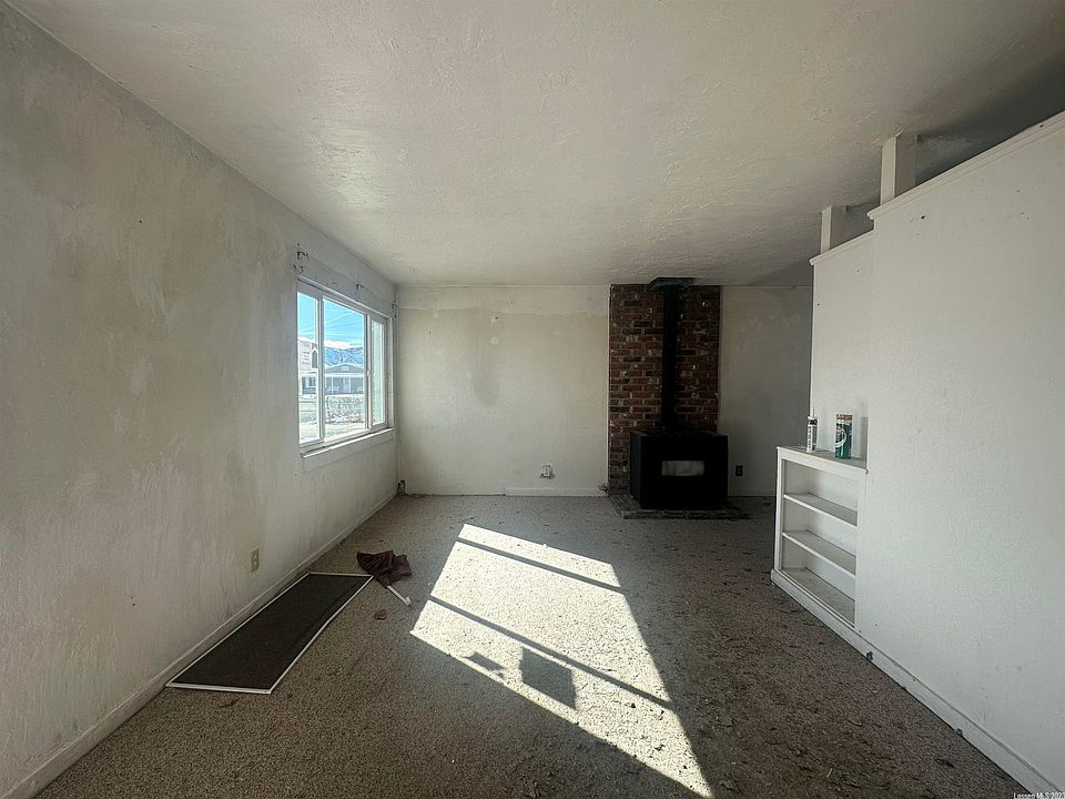 104 Manzanita St, Herlong, CA 96113 Zillow