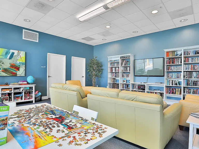 231 Riverside Dr #2606 — Photo 36