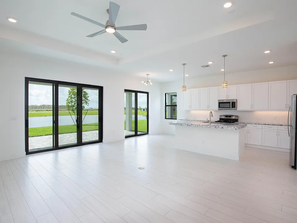5576 Captiva Ln