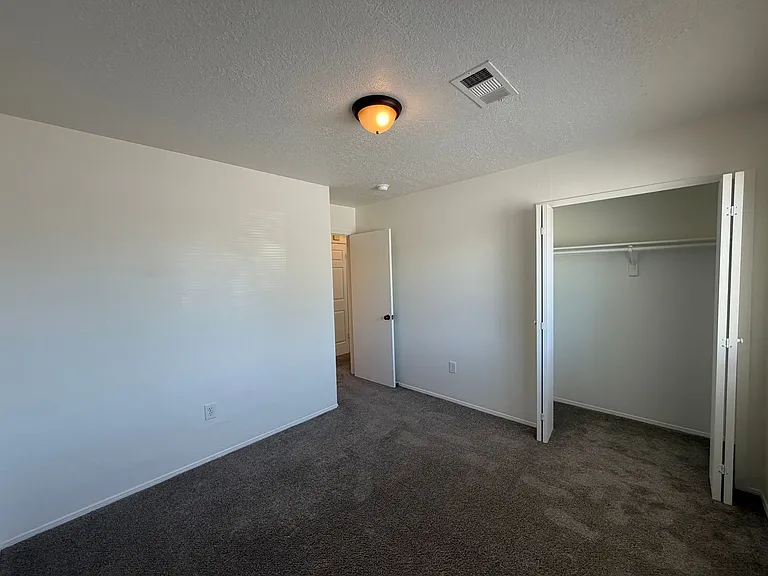 628 Pontiac Dr SW — Photo 8