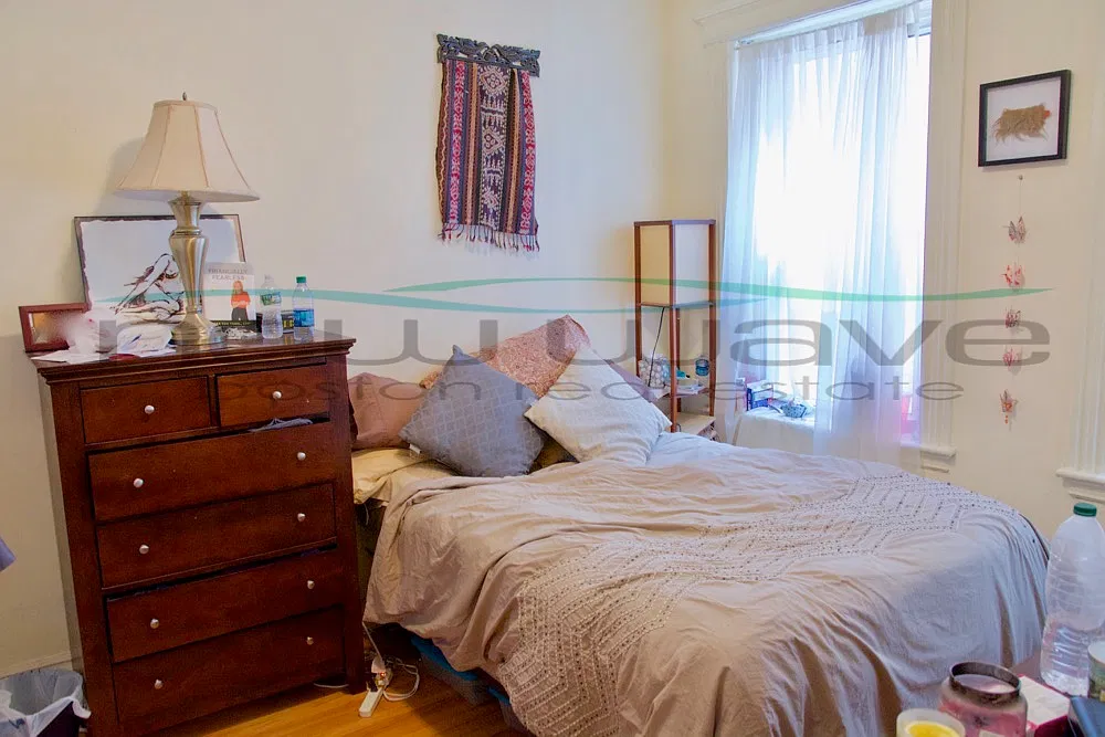 1 bed, 9999 sqft, $2,600 — Photo 3