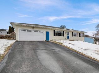 809 S Main St, Oregon, WI 53575