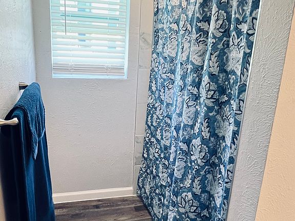 4th image of 4624 Miller Ave #101