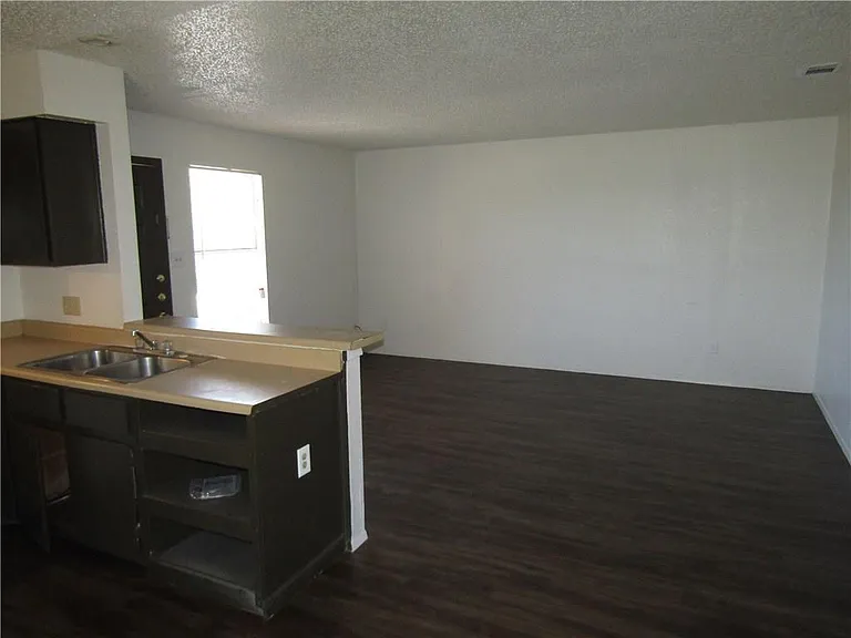 4910 Pepper Ln #D — Photo 5