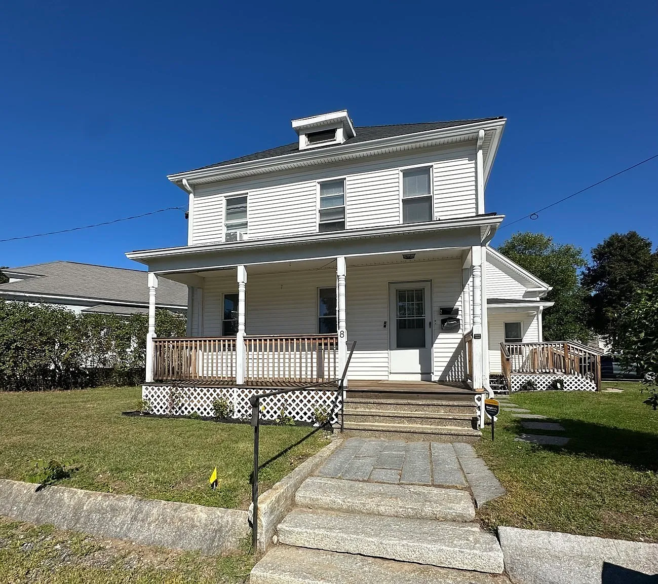 2 bed, 1.0 bath, 900 sqft, $2,100 — Photo 1