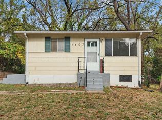 7507 Blanding Dr, Saint Louis, MO 63135