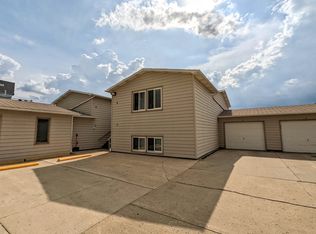 606 19th Ave SE APT 6, Minot, ND 58701