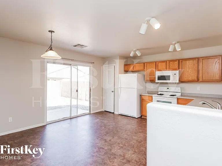 2532 E Olivine Rd — Photo 8