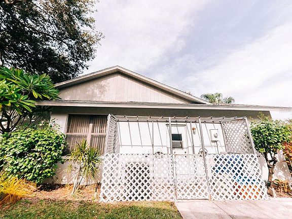 4th image of 2140 Tall Oak Ct
