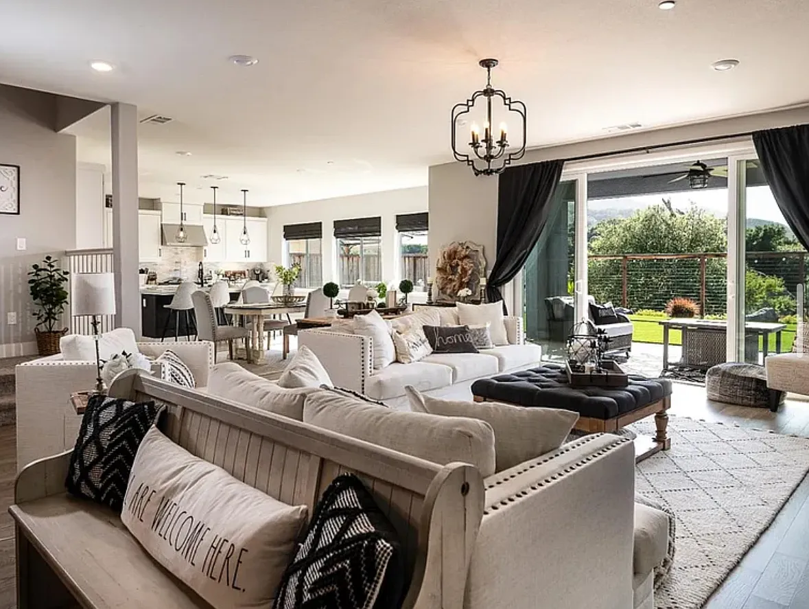 5 bed, 3639 sqft, $5,350 — Photo 4