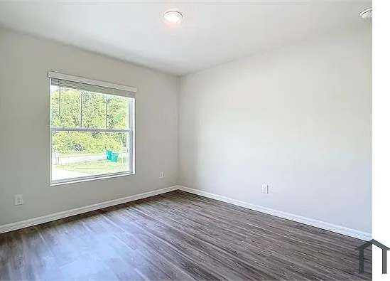 9233 Tacoma Ave — Photo 5