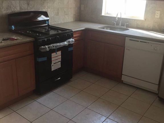 2nd image of 17 Gloria Ct #1