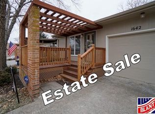 1642 Woodcrest Dr, Manhattan, KS 66502