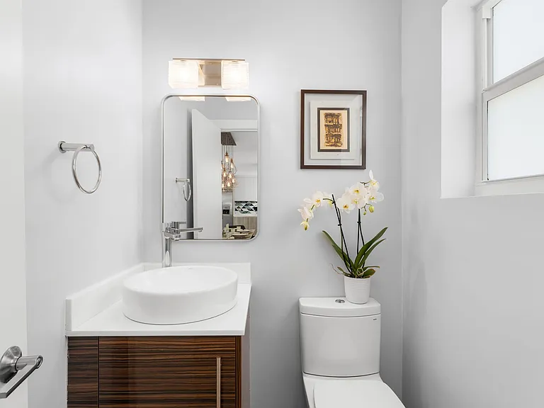 7901 Noremac Ave — Photo 12