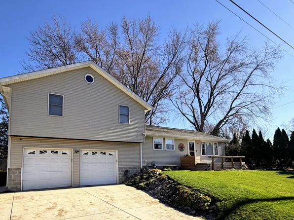 827 Eason Ct, La Porte, IN 46350