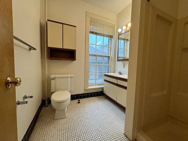 234 Langdon St — Photo 2