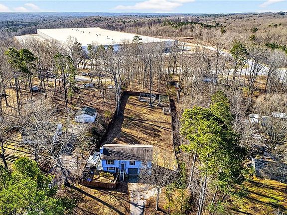 2nd image of 3939 Park Rd