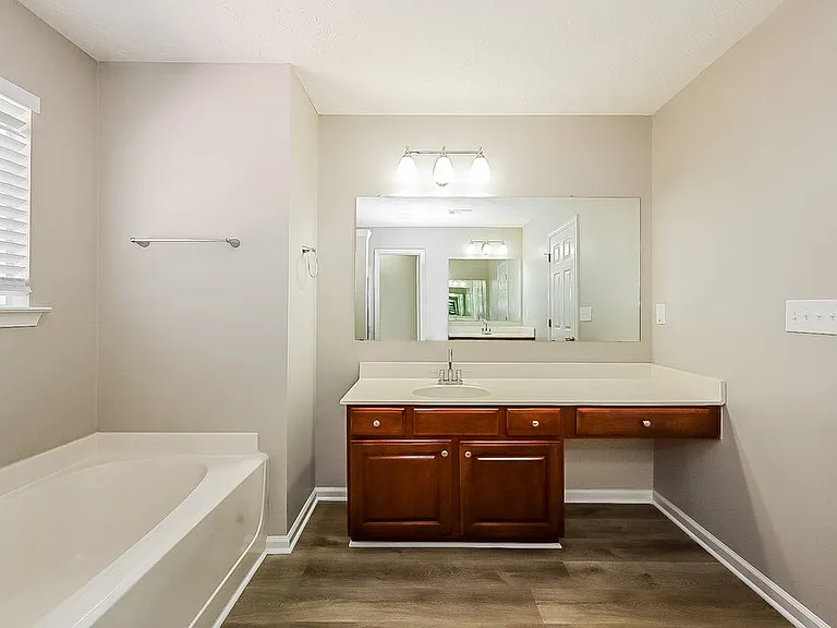 135 Greenland Dr — Photo 14