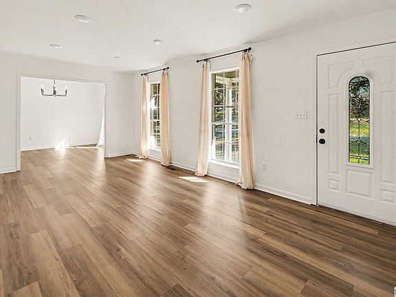 2nd image of 3016 Sayers Rd