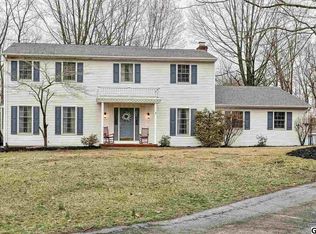 6302 Auburn Dr, Mechanicsburg, PA 17050