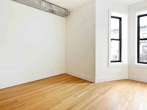 2nd image of 375 Chauncey St #L