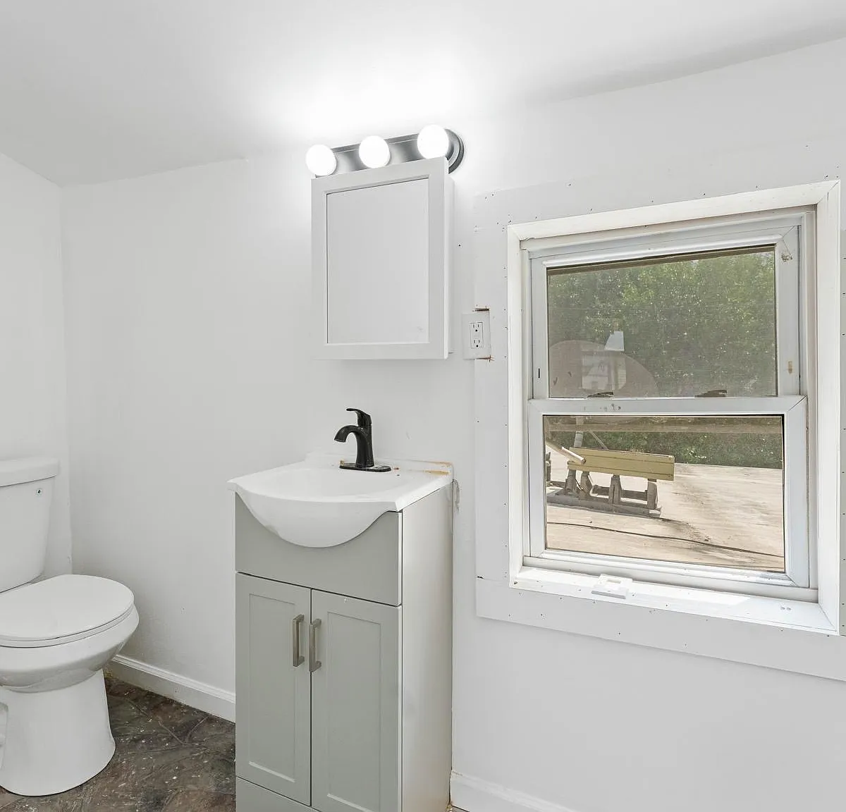 2 bed, $1,300 — Photo 3