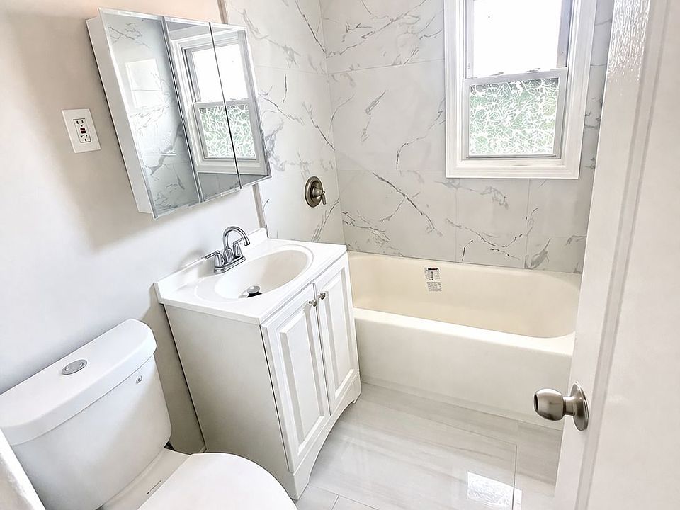 2nd image of 147 W Jersey St APT 305