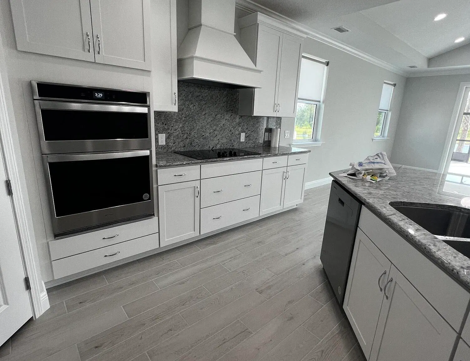 3 bed, 2.5 bath, 2394 sqft, $3,100 — Photo 2